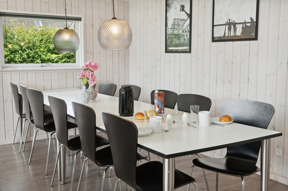 Aufenthaltsraum mit Platz für 14 im Luxusferienhaus Nr. 427.
