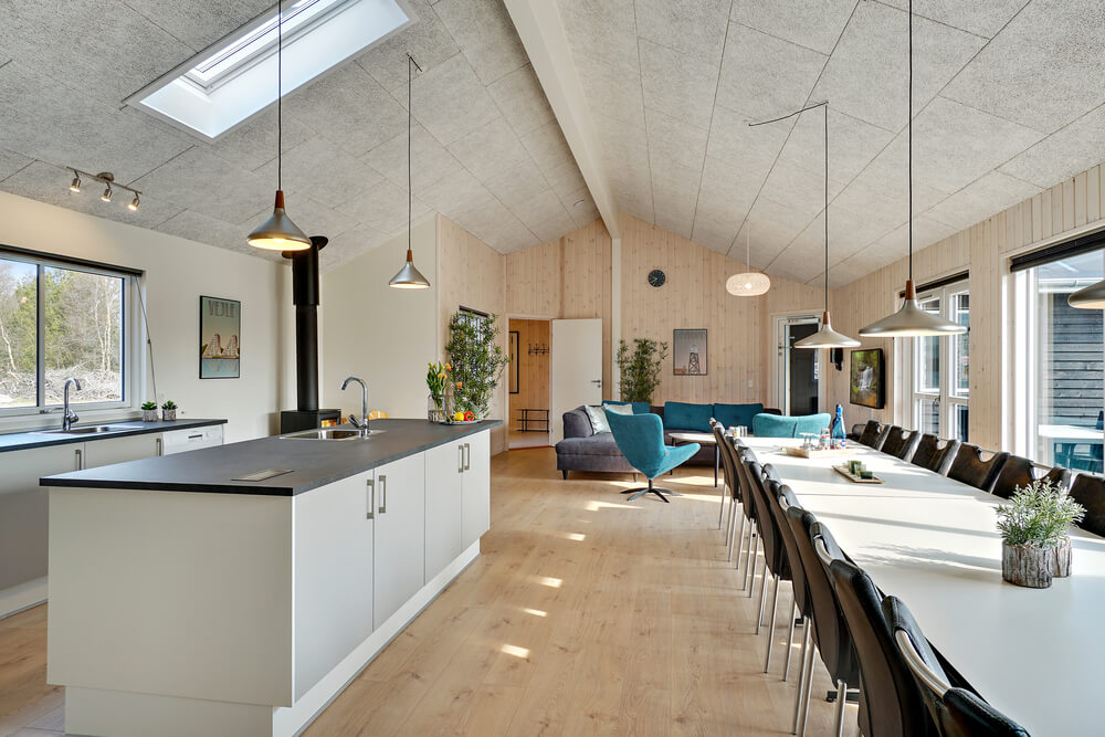 Der Aufenthaltsraum bietet Platz für 24 Personen, wenn ihr das Ferienhaus 439 in Nordjütland besucht.
