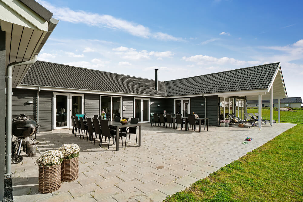 Genießen Sie einen Grillabend auf der Terrasse des Luxusferienhauses Nr. 429 in Limfjord