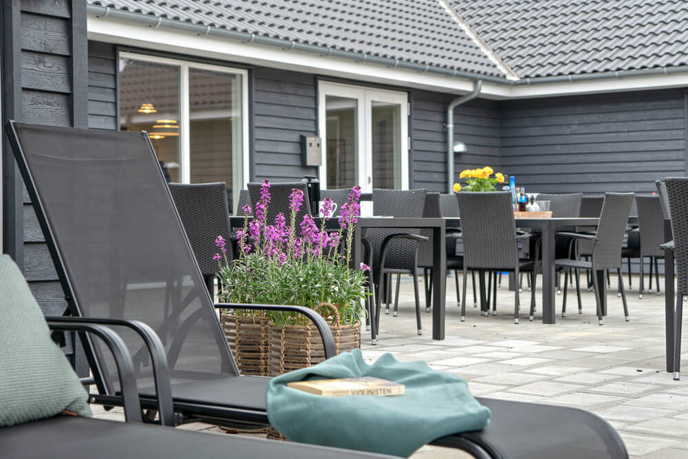 Das Luxusferienhaus Nr. 431 hat eine tolle Terrasse, die mit hochwertigen Gartenmöbeln für 30 Personen ausgestattet ist.