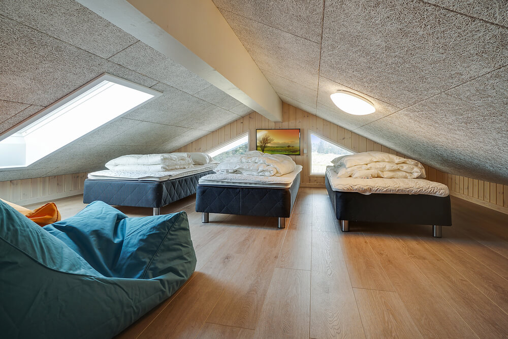 Einige der 24 Schlafgelegenheiten befinden sich im Luxusferienhaus Nr. 440 auf dem ausgebauten Dachboden
