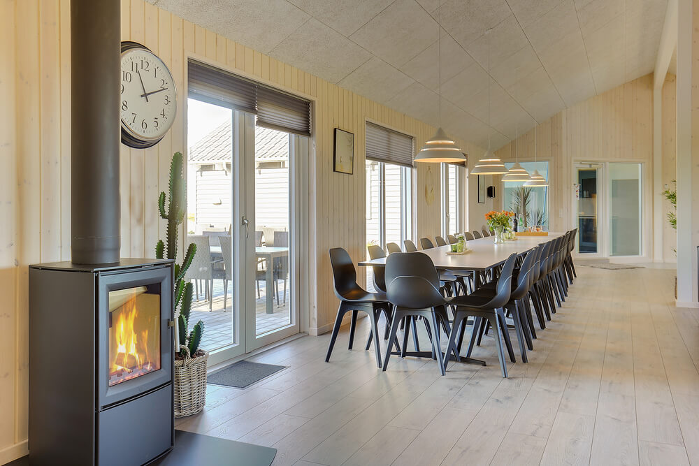 Aufenthaltsraum mit Platz für 30 im Luxusferienhaus Nr. 428.