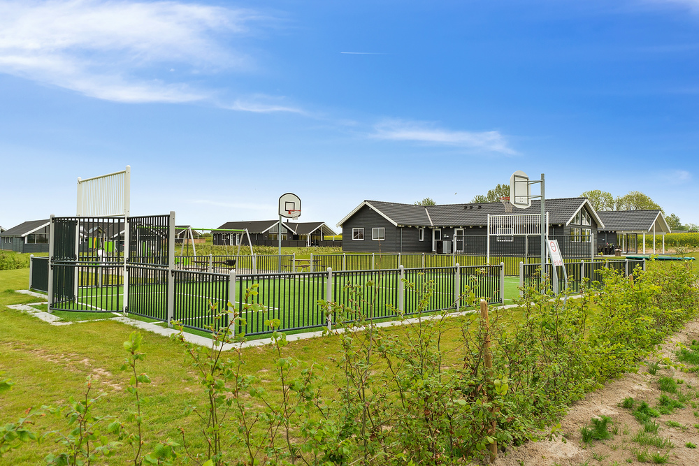 Neben den vielen schönen Stunden, die man im Poolbereich des Hauses verbringen kann, bietet das Luxusferienhaus 428 auch zahlreiche Freizeitangebote im Freien