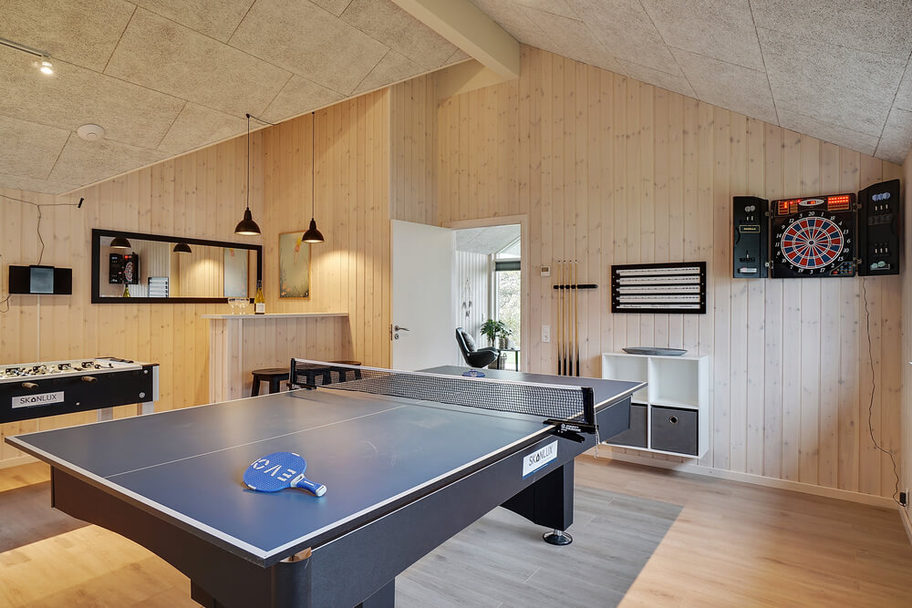 Das Luxusferienhaus 724 für 10 Personen hat einen großen Aktivitätsraum mit u. a. Billard und Darts