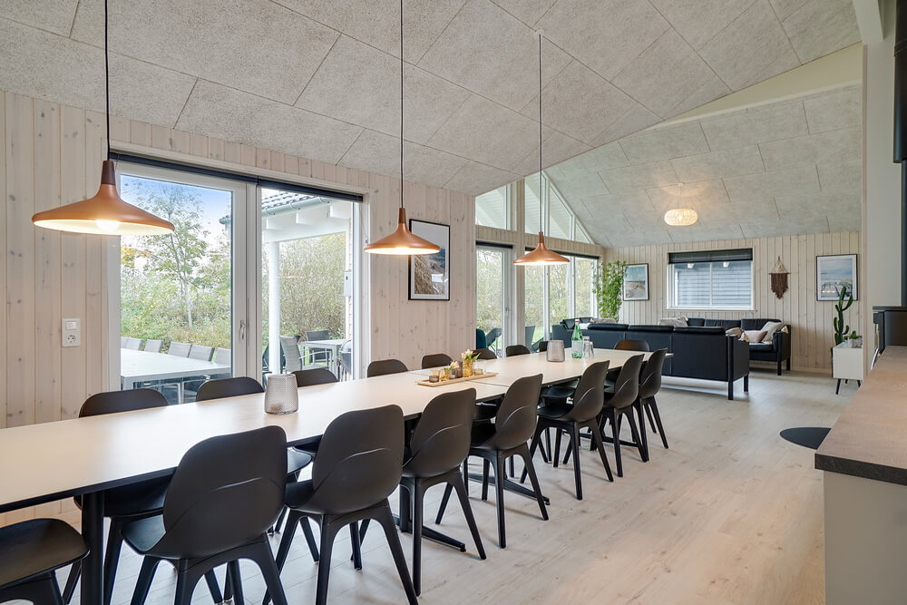 Aufenthaltsraum mit Platz für 18 im Luxusferienhaus Nr. 721.