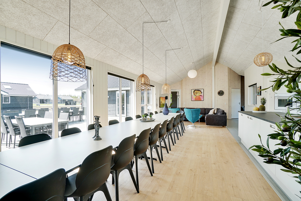 Aufenthaltsraum mit Platz für 24 im Luxusferienhaus Nr. 448.