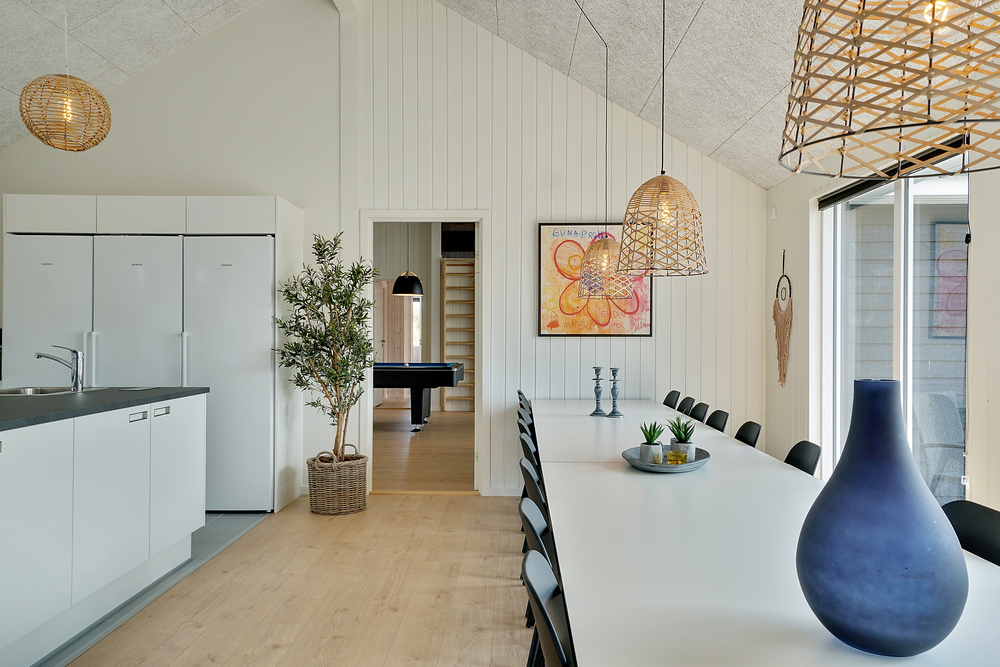 Gut ausgestattete Küche im Luxusferienhaus Nr. 448 in Ostjütland.