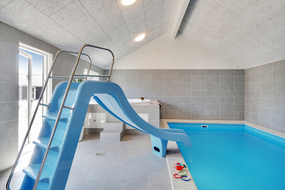 Der schicke Pool im Luxusferienhaus Nr. 448 für 24 Personen