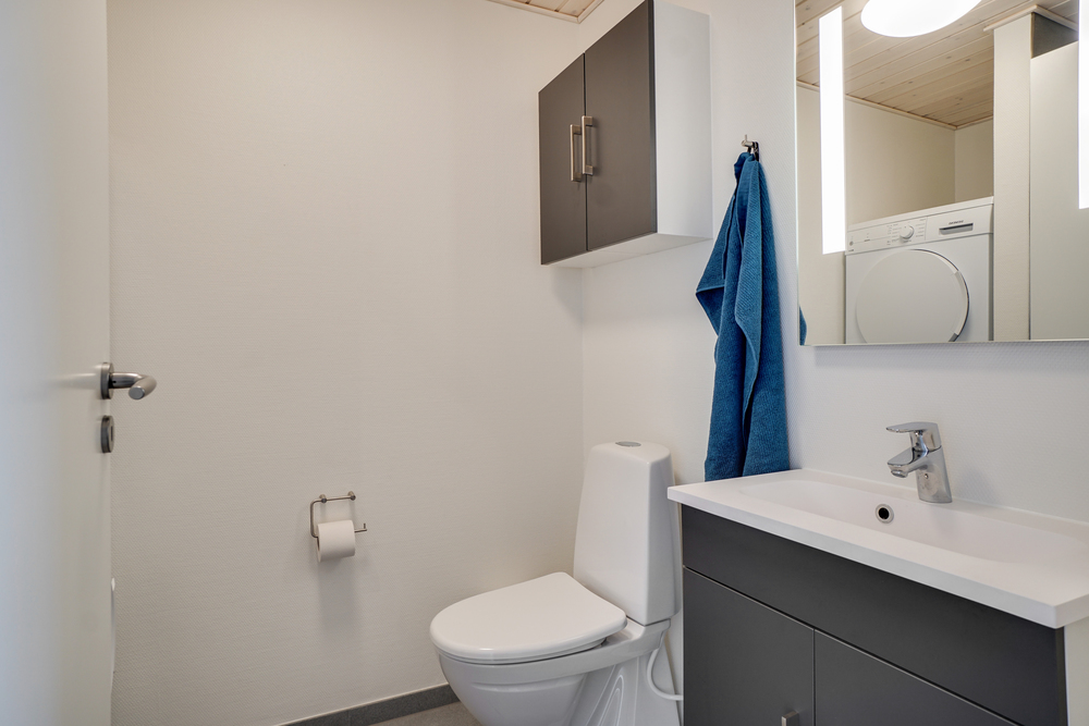 Eines der Badezimmer im Luxusferienhaus Nr. 441