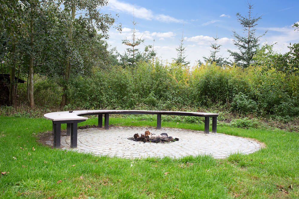Zu dem attraktiven Ferienhaus Nr. 432 in Lolland/Falster/Mön gehört auch ein tolles Angebot im Außenbereich, z. B. Spieleturm und Schaukeln