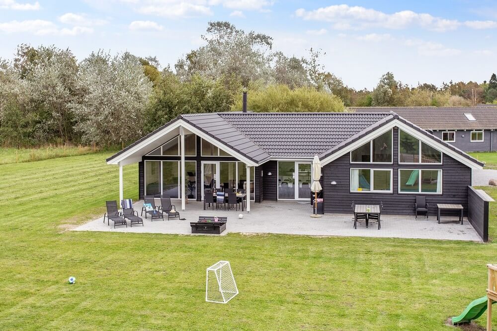 Dieses schöne Poolhaus Nr. 433 mit Platz für 16 Personen liegt in Lolland/Falster/Mön