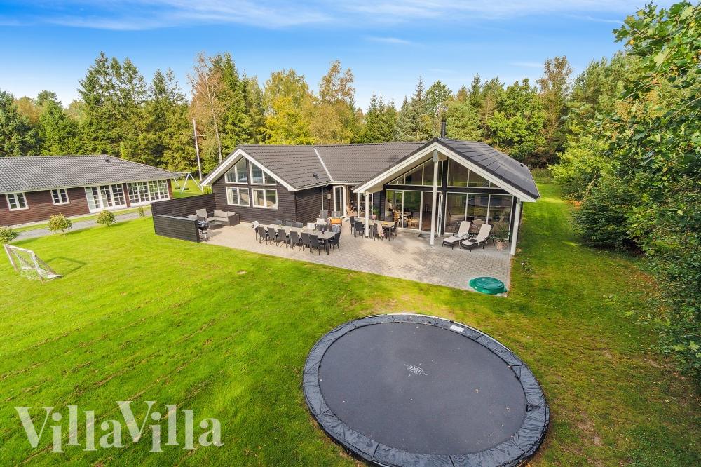 Dieses schöne Poolhaus Nr. 434 mit Platz für 20 Personen liegt in Nordseeland