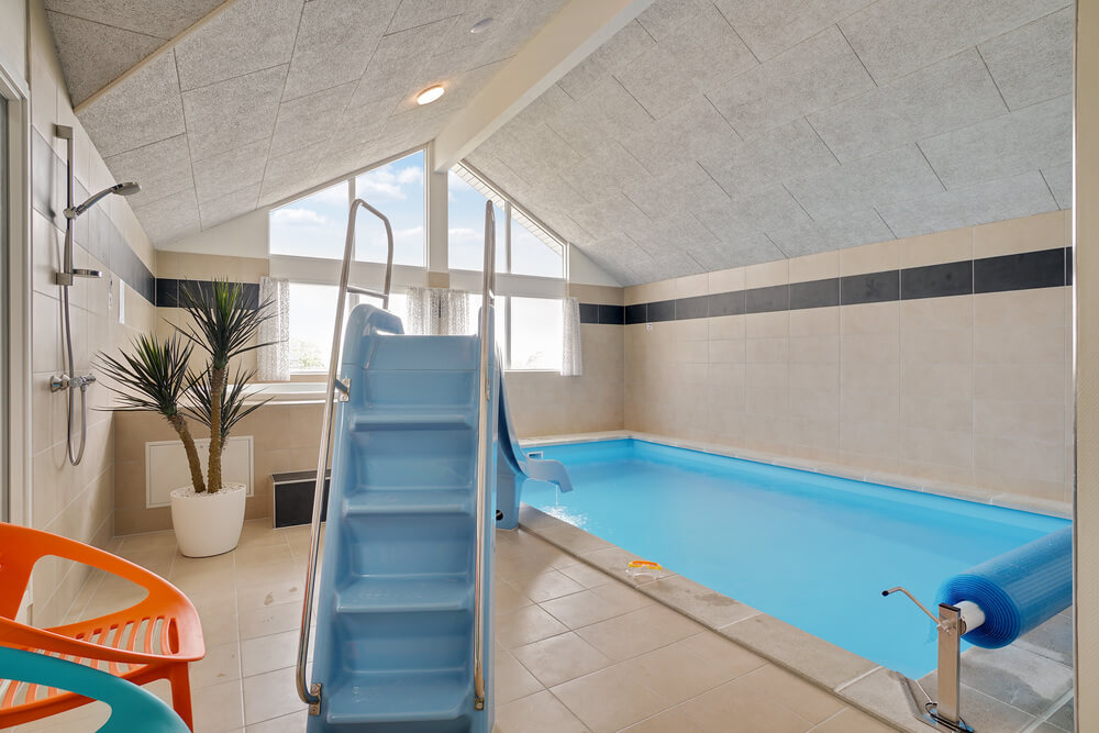 Der schicke Pool im Luxusferienhaus Nr. 437 für 18 Personen