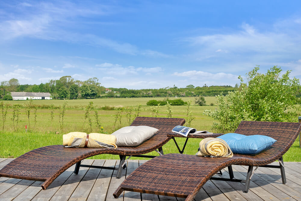 Große Terrasse am Luxusferienhaus Nr. 443 in Ostjütland.