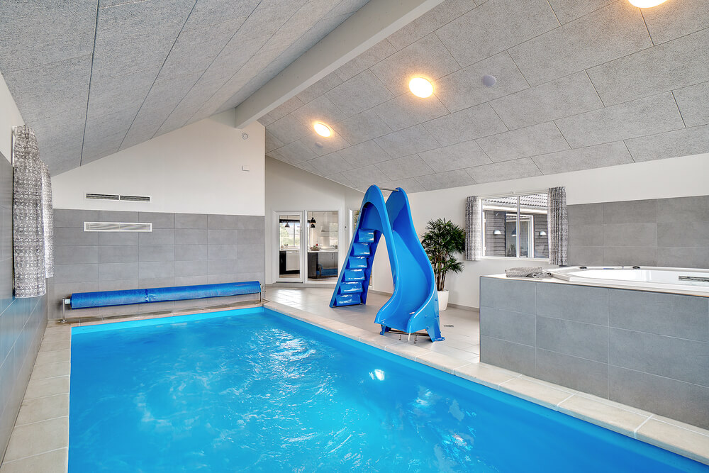 Der schicke Pool im Luxusferienhaus Nr. 467 für 30 Personen