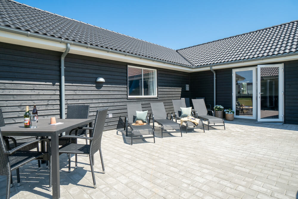 Große Terrasse am Luxusferienhaus Nr. 467 in Westjütland.