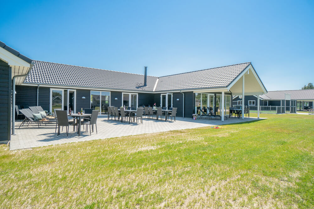 Auf der Terrasse des Ferienhauses Nr. 467 ist Platz für 30 Personen.