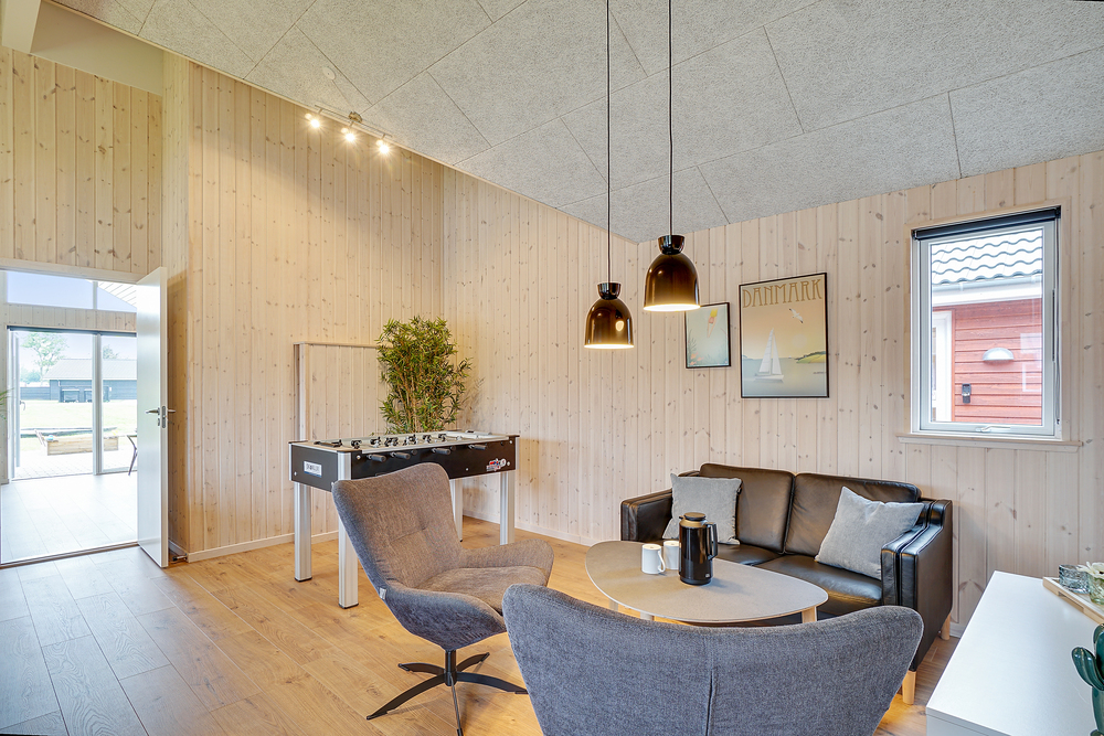 Das Luxusferienhaus 472 für 18 Personen hat einen großen Aktivitätsraum mit u. a. Billard und Darts