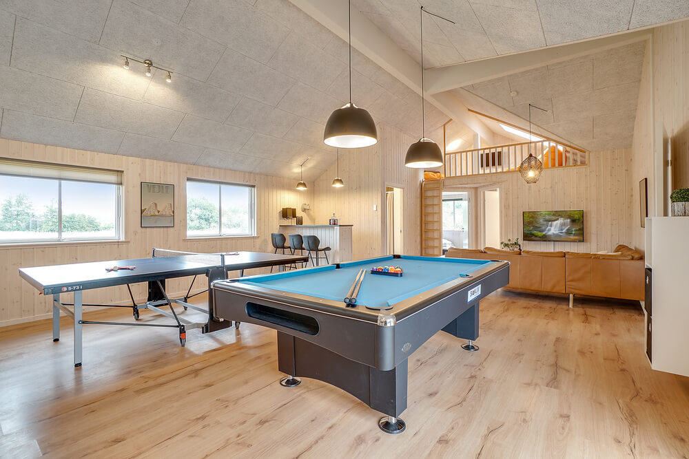 Aktivitätsraum im Luxusferienhaus Nr. 474 mit 8 Schlafzimmern und Platz für 20 Gäste.