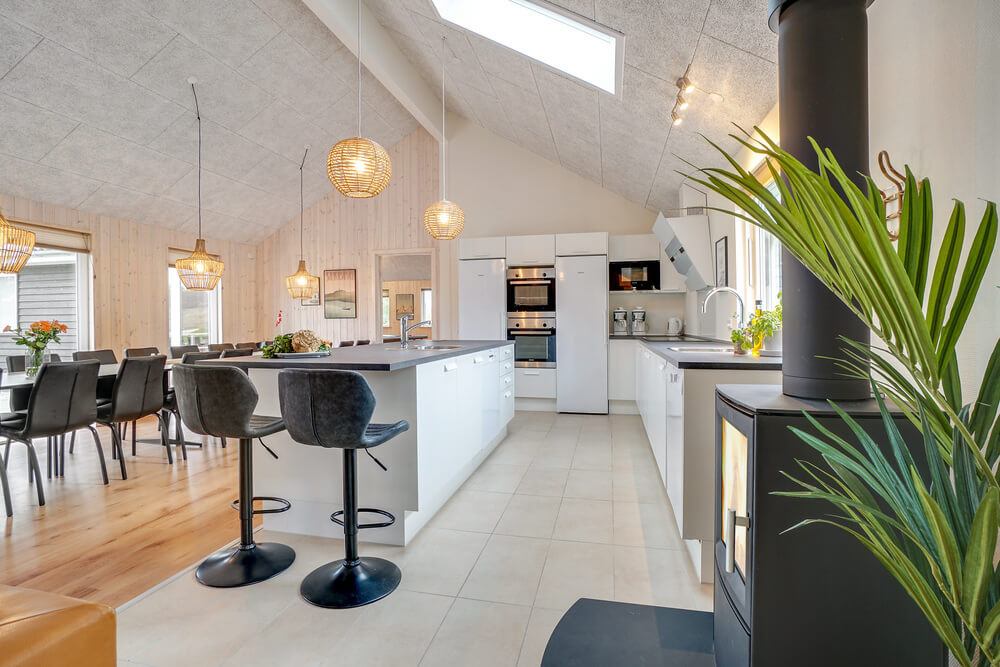 Die Küche in dem Luxusferienhaus Nr. 474 ist so gut ausgestattet, dass man problemlos Mahlzeiten für 20 Personen zubereiten kann.