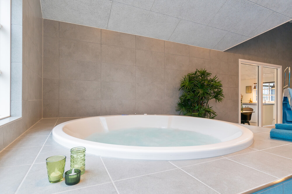 Das Luxusferienhaus Nr. 460 bietet u. a. einen tollen Whirlpool