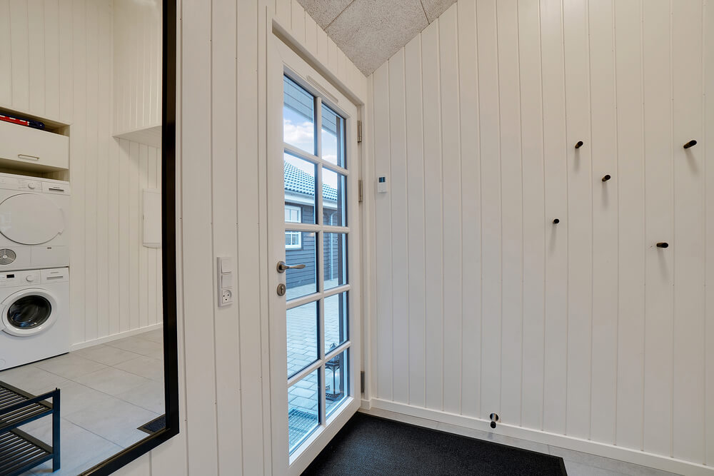 Der geräumige Eingangsbereich im Luxusferienhaus Nr. 460 in Westjütland