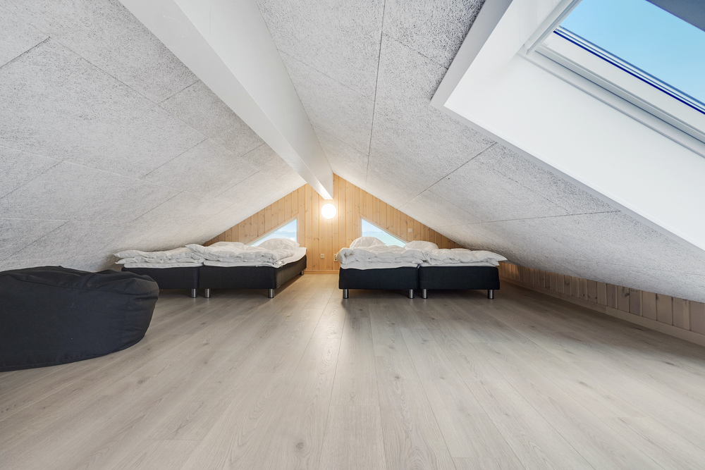 Der große ausgebaute Dachboden im Luxusferienhaus Nr. 468 für 20 Personen