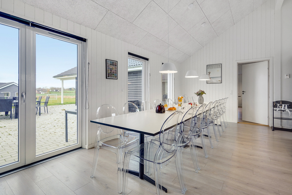 Aufenthaltsraum mit Platz für 20 im Luxusferienhaus Nr. 468.