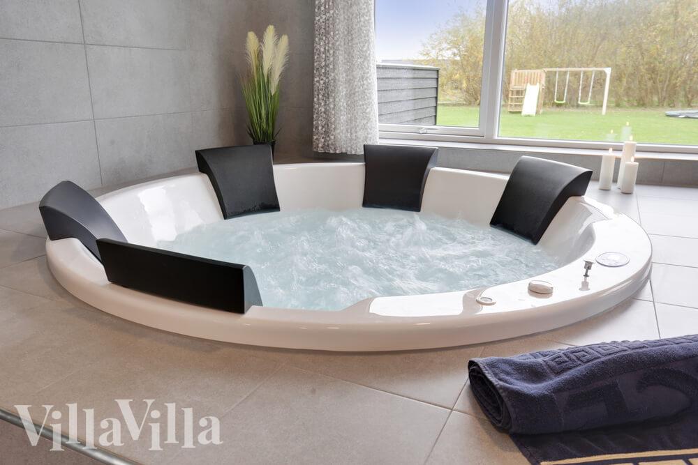 Genießen Sie den warmen Whirlpool im Luxusferienhaus Nr. 469 in Lolland/Falster/Mön