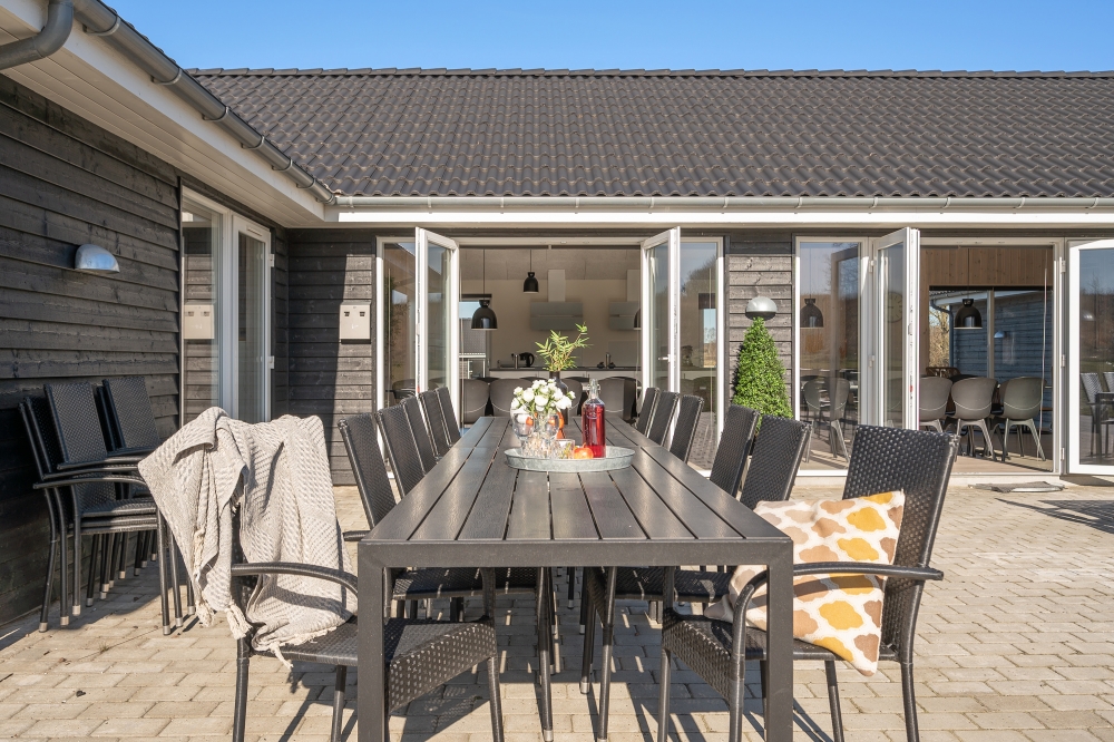 Das Luxusferienhaus Nr. 479 hat eine tolle Terrasse, die mit hochwertigen Gartenmöbeln für 26 Personen ausgestattet ist.