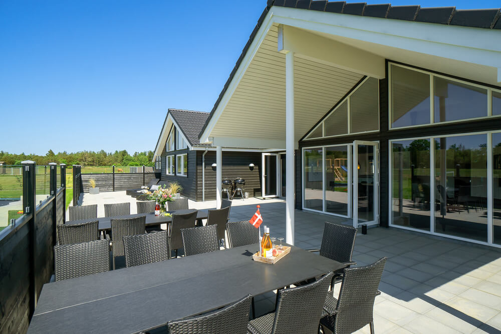 Das Luxusferienhaus Nr. 475 hat eine tolle Terrasse, die mit hochwertigen Gartenmöbeln für 18 Personen ausgestattet ist.