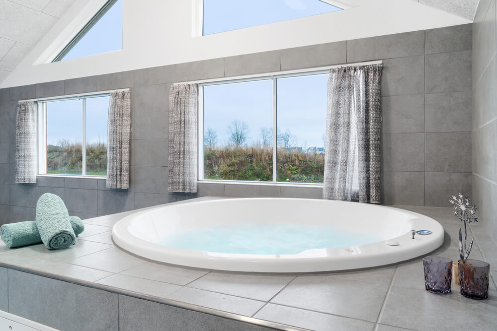 Genießen Sie den warmen Whirlpool im Luxusferienhaus Nr. 727 in Deutschland