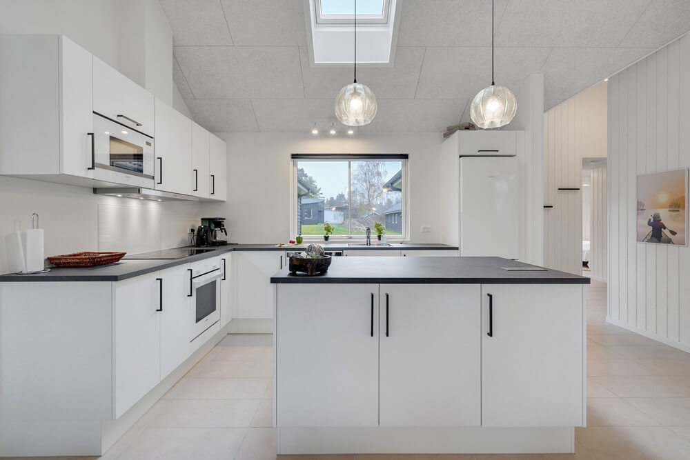 Die Küche in dem Luxusferienhaus Nr. 513 ist so gut ausgestattet, dass man problemlos Mahlzeiten für 16 Personen zubereiten kann.