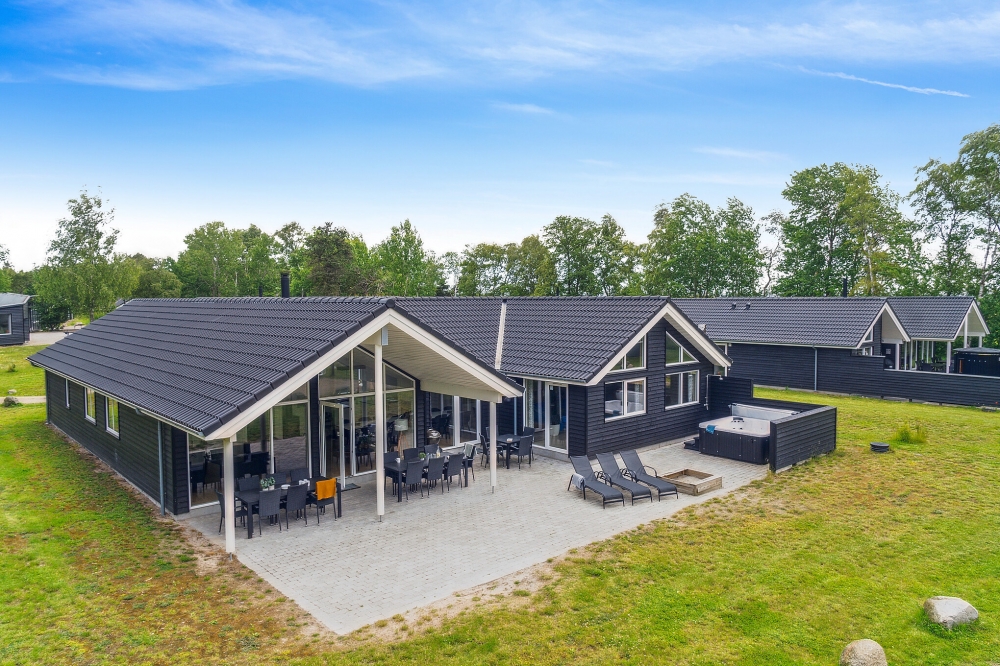 Dieses schöne Poolhaus Nr. 513 mit Platz für 16 Personen liegt in Lolland/Falster/Mön
