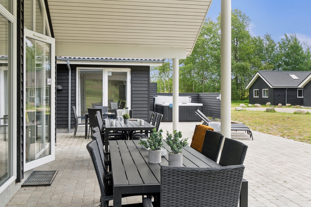 Das Luxusferienhaus Nr. 513 hat eine tolle Terrasse, die mit hochwertigen Gartenmöbeln für 16 Personen ausgestattet ist.