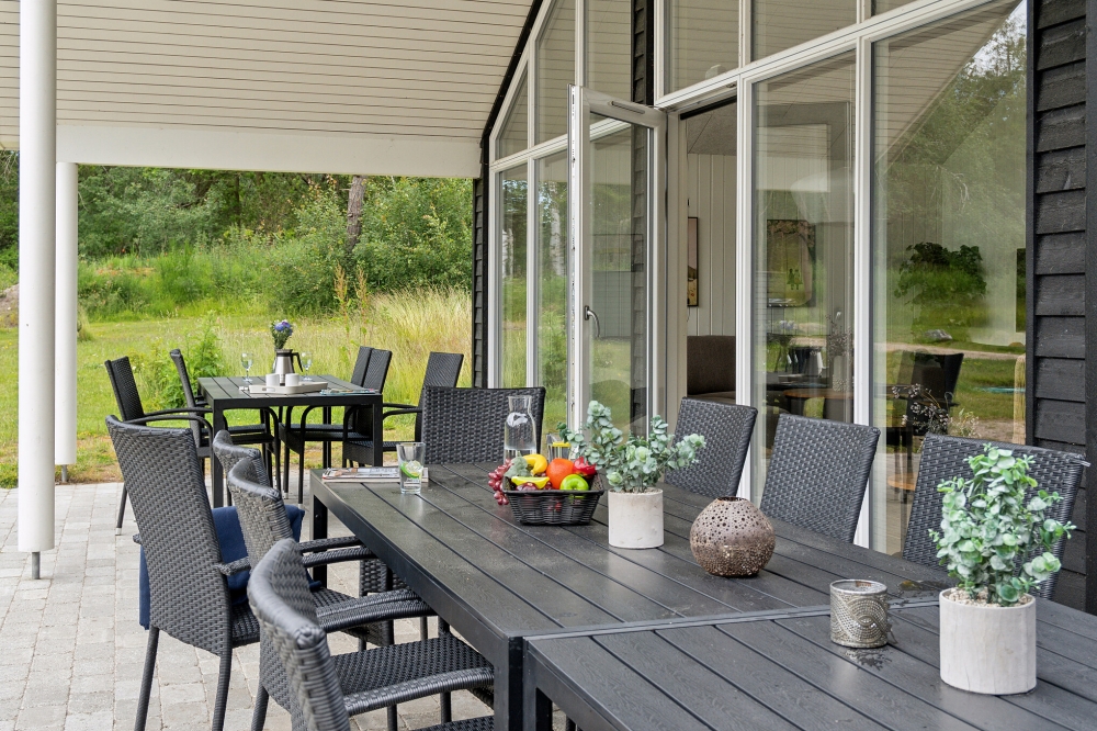 Auf der Terrasse des Ferienhauses Nr. 509 ist Platz für 16 Personen.