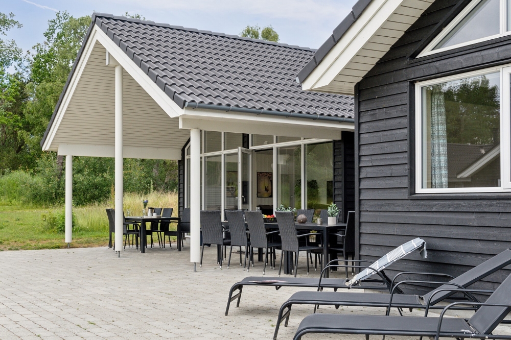 Große Terrasse am Luxusferienhaus Nr. 509 in Lolland/Falster/Mön.