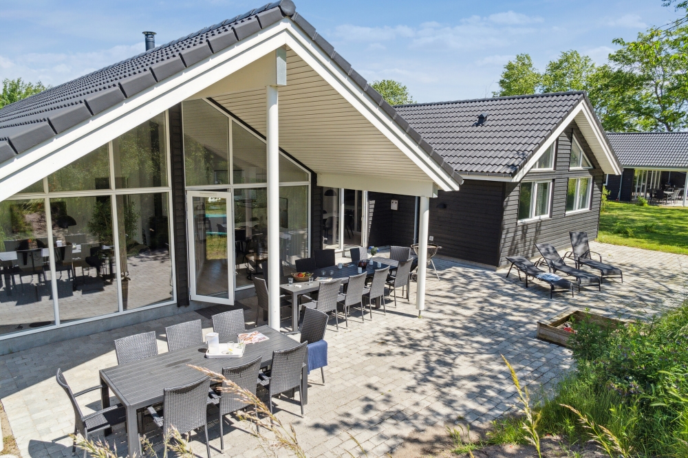 Dieses schöne Poolhaus Nr. 502 mit Platz für 18 Personen liegt in Lolland/Falster/Mön