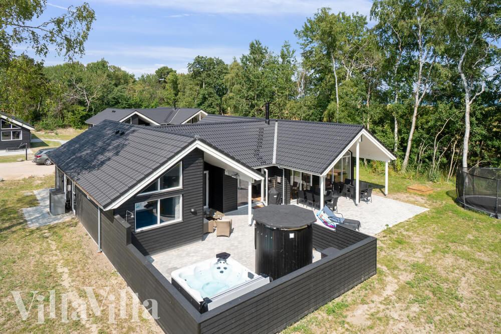 Dieses schöne Poolhaus Nr. 515 mit Platz für 14 Personen liegt in Lolland/Falster/Mön