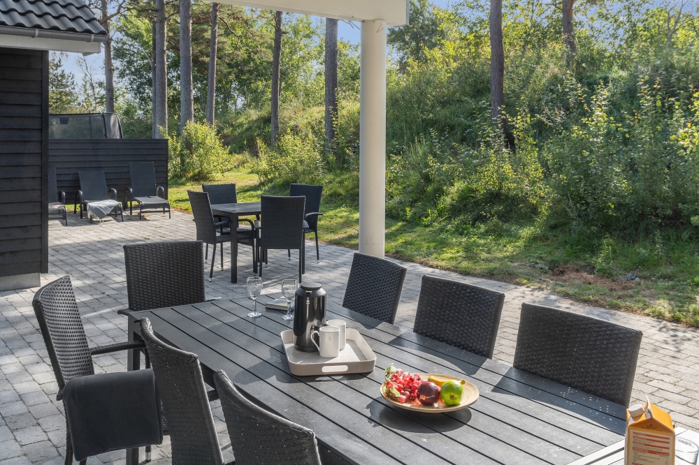 Auf der Terrasse des Ferienhauses Nr. 517 ist Platz für 18 Personen.