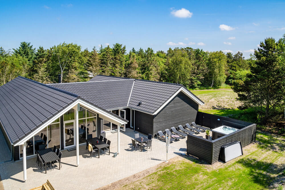 Das Luxusferienhaus Nr. 498 hat eine tolle Terrasse, die mit hochwertigen Gartenmöbeln für 18 Personen ausgestattet ist.