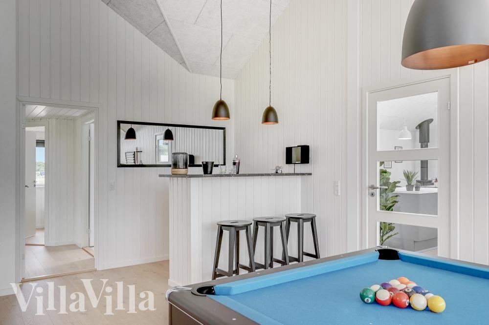 Das Luxusferienhaus 516 für 24 Personen hat einen großen Aktivitätsraum mit u. a. Billard und Darts