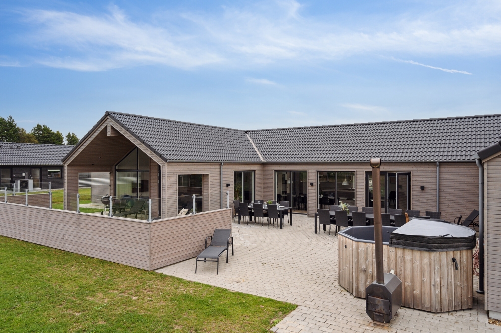 Das Luxusferienhaus Nr. 516 hat eine tolle Terrasse, die mit hochwertigen Gartenmöbeln für 24 Personen ausgestattet ist.