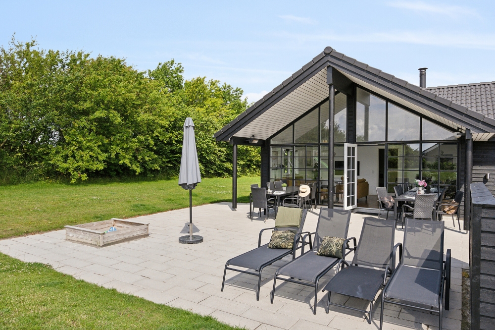 Große Terrasse am Luxusferienhaus Nr. 520 in Südjütland.