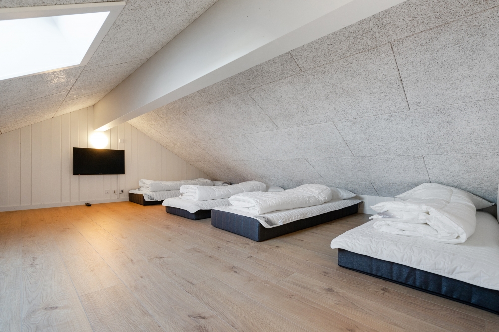 Einige der 14 Schlafgelegenheiten befinden sich im Luxusferienhaus Nr. 533 auf dem ausgebauten Dachboden