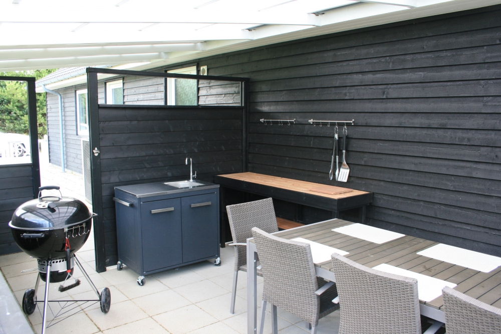 Große Terrasse am Luxusferienhaus Nr. 525 in Lolland/Falster/Mön.