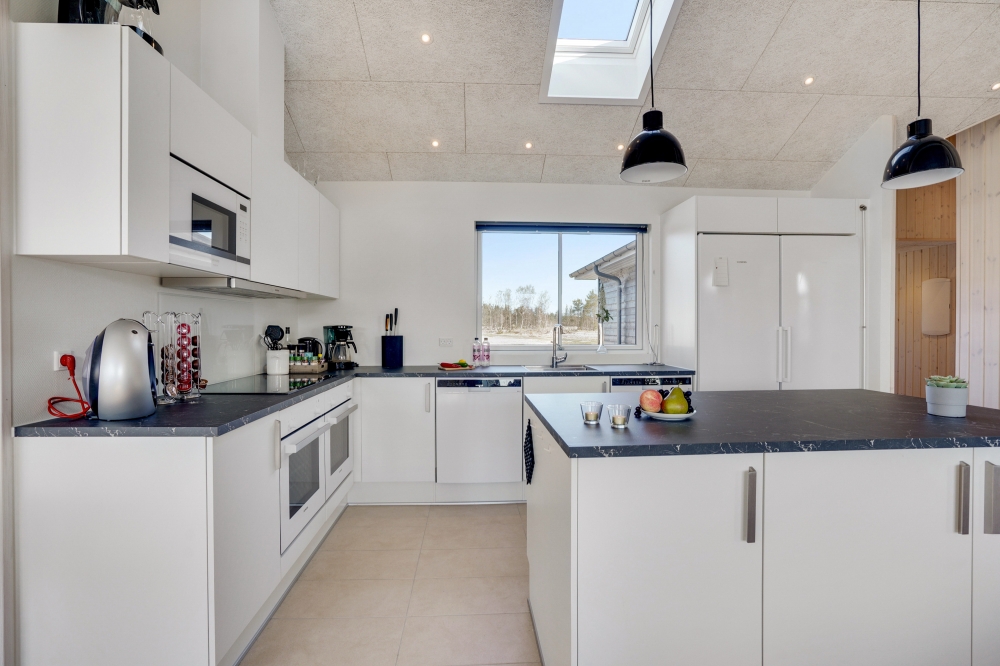 Die Küche in dem Luxusferienhaus Nr. 523 ist so gut ausgestattet, dass man problemlos Mahlzeiten für 18 Personen zubereiten kann.