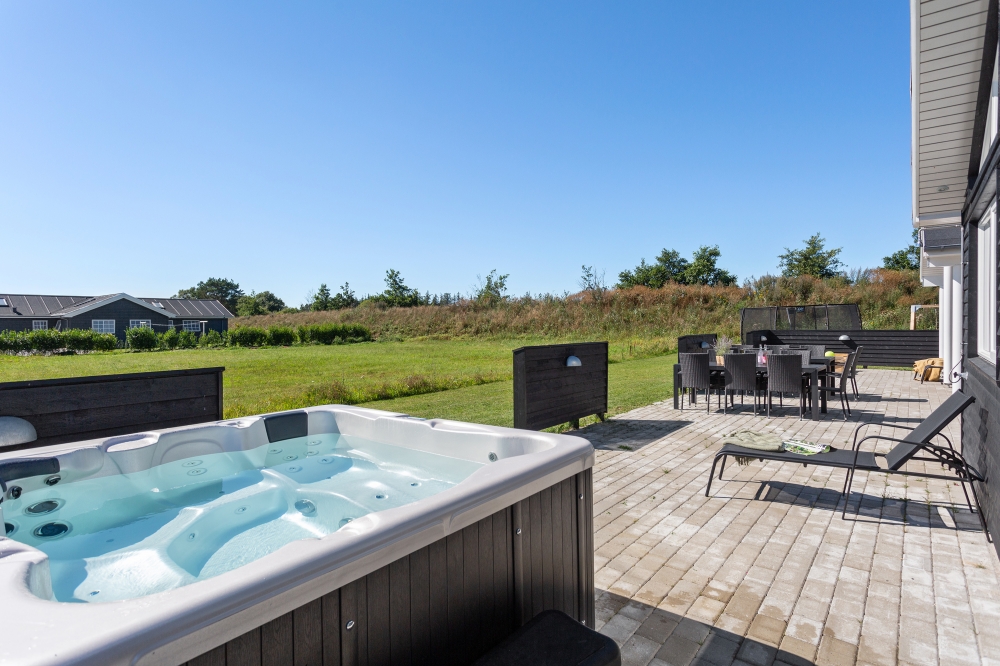 Das Luxusferienhaus Nr. 523 bietet u. a. einen tollen Whirlpool