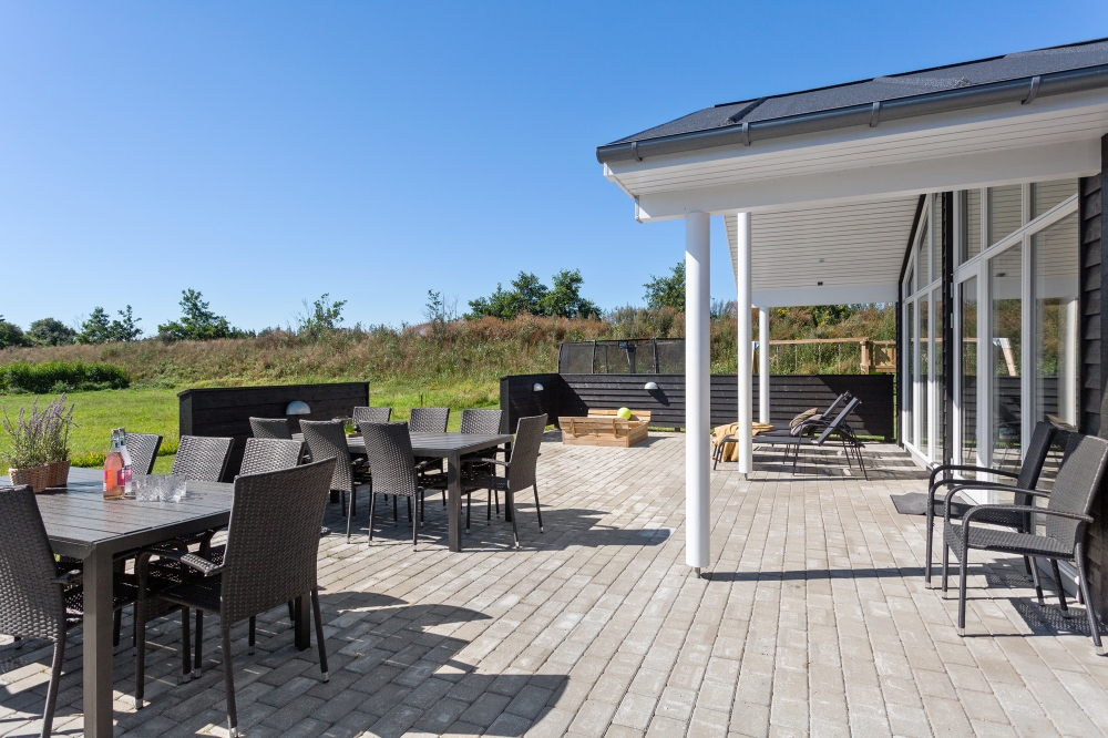 Große Terrasse am Luxusferienhaus Nr. 523 in Nordjütland.