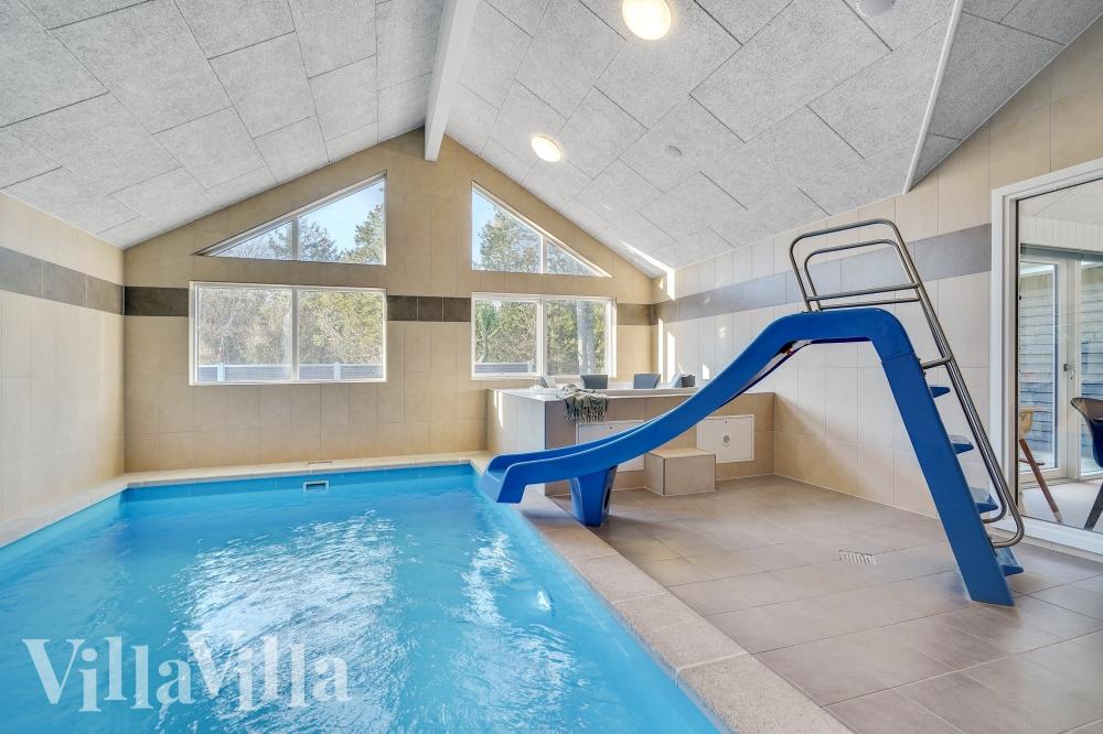 Der schicke Pool im Luxusferienhaus Nr. 536 für 18 Personen